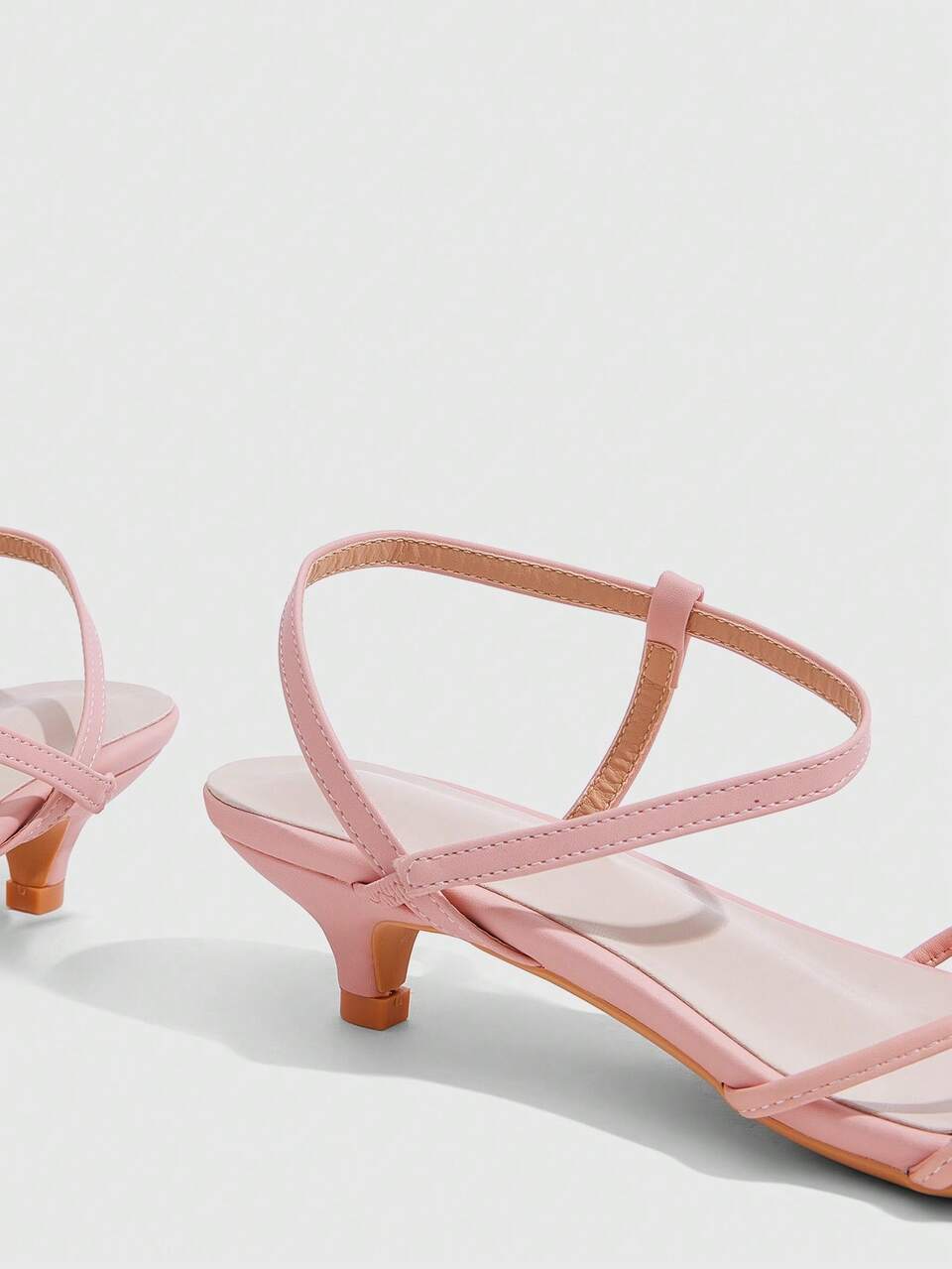 CUCCOO SZL Round Toe Double Thin Straps Crossed Back Strap Sandals Upper Design, Soft Leather Simple Open-Toed Sandals