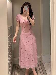 DAZY 甜美蝴蝶結圖案滿版印花蕾絲拼接花瓣袖短袖收腰長洋裝夏季女款睡袍 - 粉色 - 查看 4