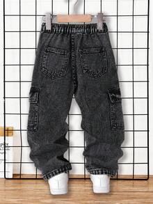 Genkimix Kids 男童休閒運動工裝風牛仔長褲 1件 中藍色水洗牛仔布 雙側大口袋 鬆緊腰 直筒錐腳 寬鬆舒適 適合四季 日常外出 上學通勤 戶外玩耍 公園散步 - 黑色 - 查看 2