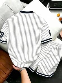 Manfinity Hypemode 經典校園運動風復古 California #23 短袖 T 恤套裝，黑白直條紋 California #23 棒球球衣時尚運動休閒短袖 T 恤套裝 - 彩色 - 查看 2