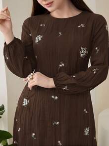 Solavon Plus Size Floral Embroidery Long Dress - Coffee Brown - View 4