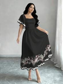 Modelyn Gaun Elegan Hitam Motif Retro Bunga, Gaun Wanita Modis dengan Leher Persegi, Desain Hem Bergelombang, Gaun Gaya Liburan Musim Panas - MultiWarna - View 5