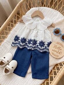 SHEIN Playful Pals 2件組女嬰蕾絲領大翻領鈕扣無袖刺繡上衣 + 鬆緊腰寬腿直筒褲，休閒可愛甜美優雅韓風時尚海軍藍套裝，適合夏季日常穿著、旅行、度假、派對及各種場合 - 藍白色 - 查看 7