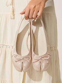 CUCCOO CHICEST Sepatu Balet Wanita Satin Berkerut dengan Pita, Ujung Terpisah, Ujung Bulat, Elegan, Warna Beige, Sepatu Kasual Sehari-hari - Aprikot - View 3