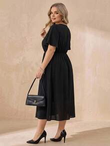 SHEIN CURVE+ Women's Plus Size Summer Casual Vacation Cinched Waist V-Neck Short Sleeve Pocket Black Conservative Dress - Black - View 2