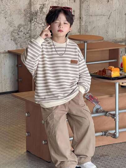 2pcs Kids Tween Boy Casual Comfortable Crew Neck Pullover Loose Striped Sweatshirt With Pocket And Khaki Straight Leg Pants Set, Suitable For Fall/Winter, School, Family Gathering, Back To School, Sports, FallOutfit, WinterOutfit, Birthday Party