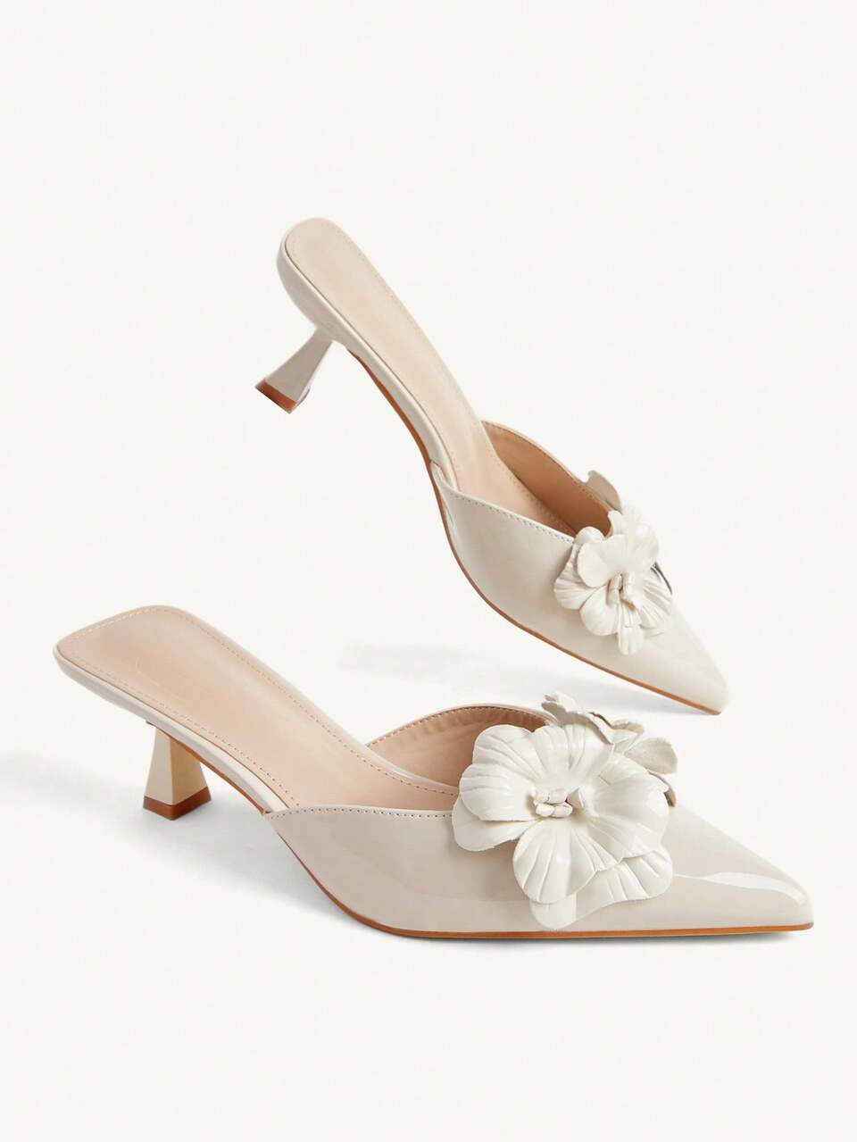 CUCCOO CHICEST 2026 New Milk Apricot Three-Dimensional Flower Pointed Toe Mules High Heels, Women's Summer Wear Patent Leather Glossy, Temperament Wedding Date Versatile Sandals