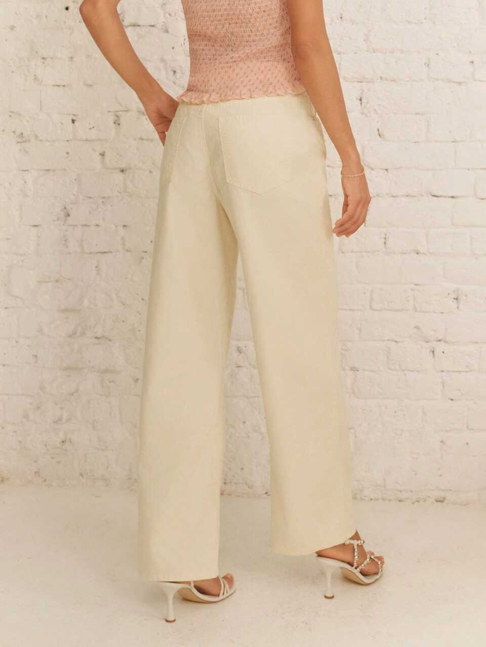 Cream White Mid-Rise Relaxed Staight Leg Jeans With Five-Pocket Construction Cotton Brunch Summer Casual