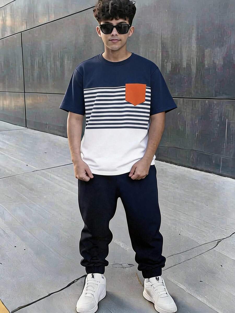 SHEIN 2件組青少年男孩休閒簡約字母印花圓領套頭上衣套裝，適合夏季