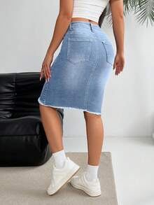 EMERY ROSE Rok Denim Pas Badan Kasual dengan Ujung Robek, Musim Panas - Light Wash - View 3