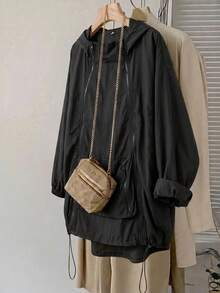 SHEIN CURVE+ Jaket Jubah Berkerudung Kain Tenun Hitam dan Emas Ukuran Besar dengan Tali Serut, Musim Dingin 2026 22W - Hitam - View 3