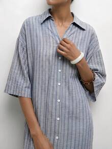 Maija Gaun Kasual Wanita Bergaris Model Lilitan Depan Kancing Bawah Panjang Sedang untuk Perjalanan - Navy Blue - View 7