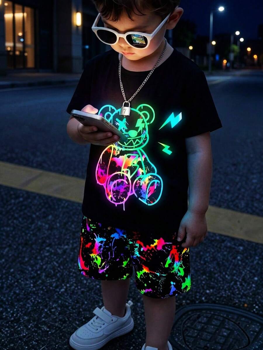 SHEIN 2pcs/Set Young Boy Casual Cartoon Bear Pattern Round Neck Short Sleeve Shorts Set, Suitable For Summer