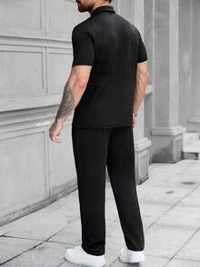 Manfinity CasualCool 男士紋理提花兩件套，紋理提花短袖 Polo 衫 + 紋理提花長褲，休閒日常通勤 - 黑色 - 查看 2