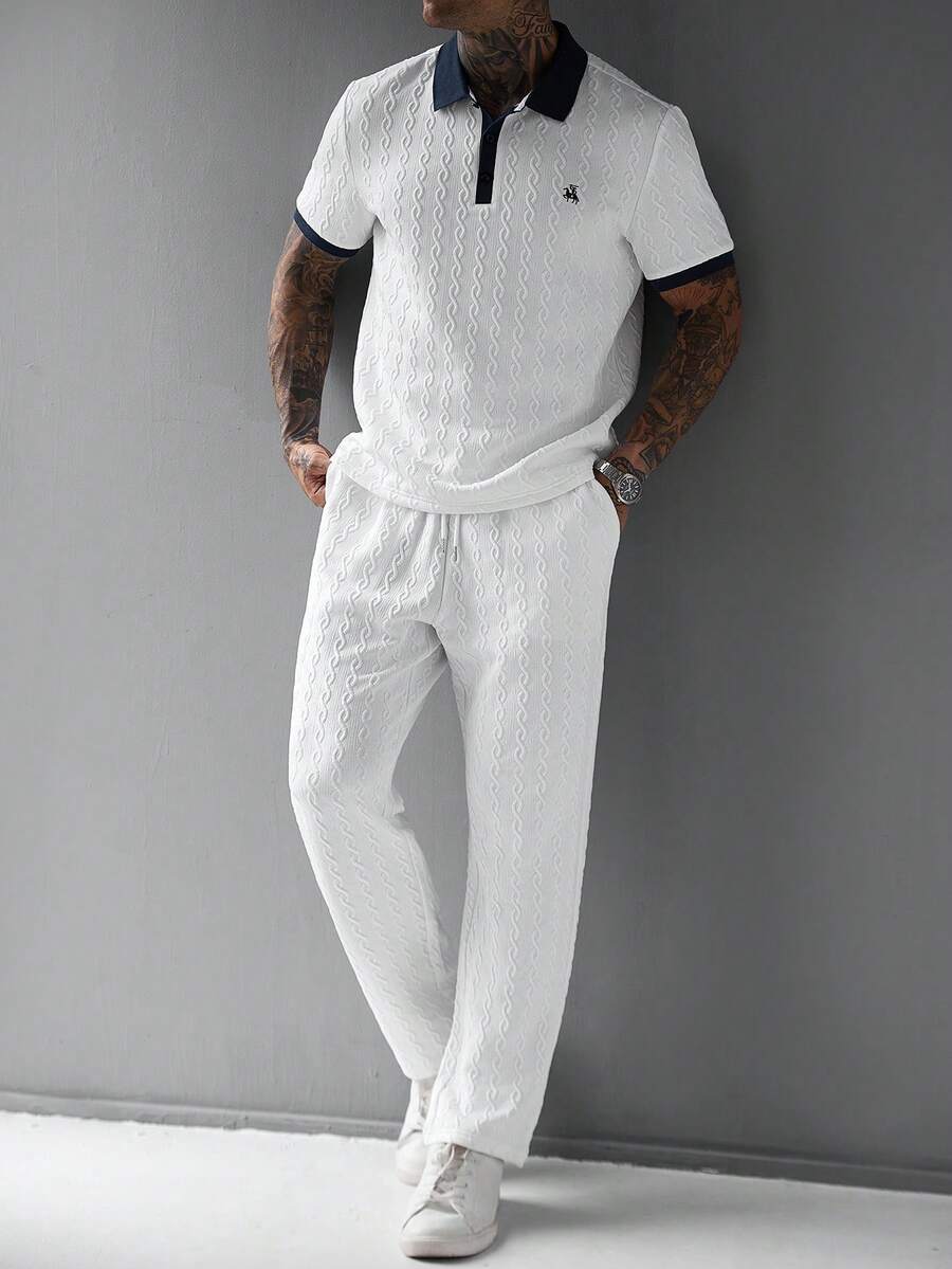 Manfinity CasualCool 男士針織提花短袖 Polo 衫與純色長褲套裝,提花圖案短袖 Polo 衫套裝,休閒日常通勤風格 - 白色 - 查看 1