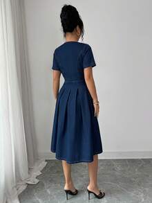 Elenzga 女款秋季休閒優雅前開鈕扣百褶牛仔洋裝，適合辦公室與早午餐，深藍色 - 深色水洗藍 - 查看 2