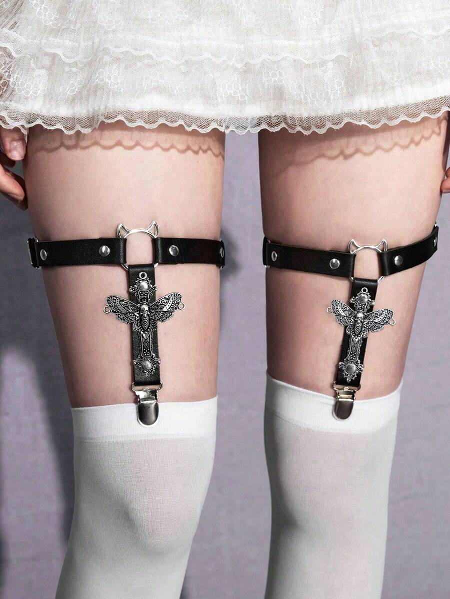 ROMWE Goth 2 piezas Ligueros de estilo gótico para mujer con decoración de cruz hueca, ligueros para medias para uso diario con vestidos y faldas, Halloween - Clip de media cruzada de cabeza de toro negro - Ver 1