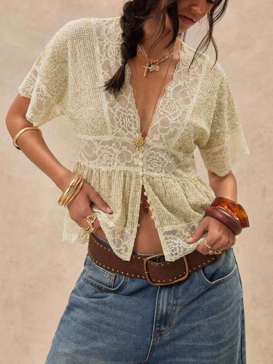Easelle Blus Wanita Romantis Berkerah V Gaya Bohemian Vintage dengan Hiasan Renda dan Patchwork - Hijau - View 1