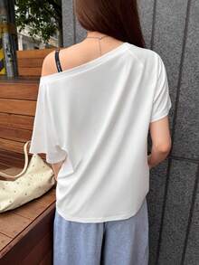 K-Vae Camiseta de mujer estilo dulce y fresco con estampado de leopardo y gráfico de poni, hombro asimétrico, manga corta holgada, top casual versátil y estilizante - Blanco - Ver 2