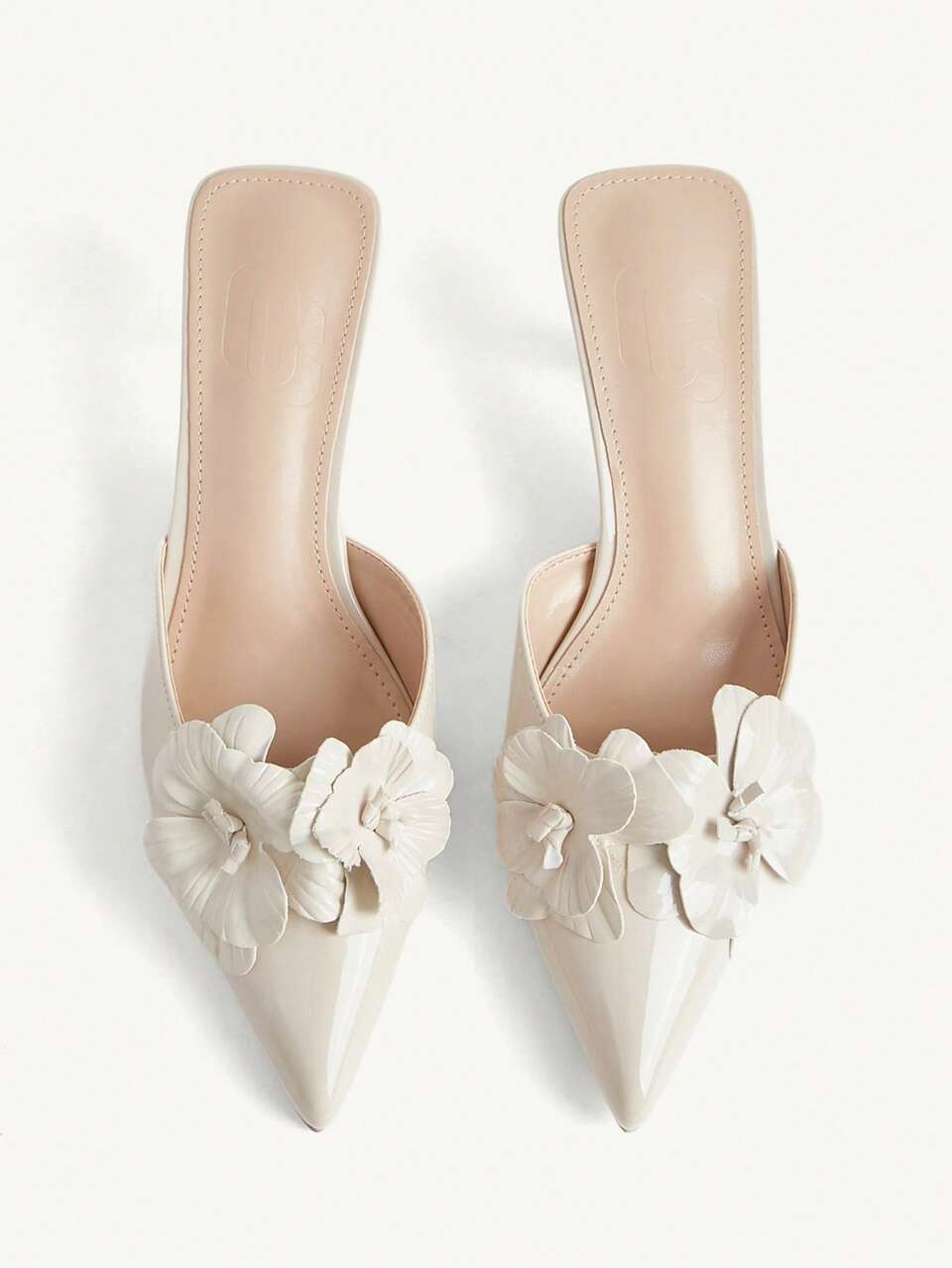 CUCCOO CHICEST 2026 New Milk Apricot Three-Dimensional Flower Pointed Toe Mules High Heels, Women's Summer Wear Patent Leather Glossy, Temperament Wedding Date Versatile Sandals