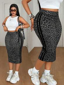 Maweii Women's Plus Size Casual Leopard Print High Elastic Knit Fabric Elastic Waistband Slim Fit Bodycon Skirt With Side Colorblock Ribbon Design, Fashionable Versatile Outing Leopard Print Skirt, New Arrival For Party, Gathering, Night Date, Romantic Date, Vacation, Summer Holiday, Daily Street Wear, Flattering Slimming Figure, Music Festival, Versatile Bodycon Skirt - Multicolor - View 1