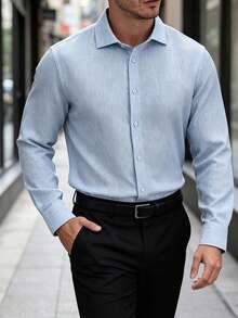 Manfinity Mode 2026春夏流行極簡風男士粗紋棉襯衫，淺藍色開領長袖 - 藍色 - 查看 4