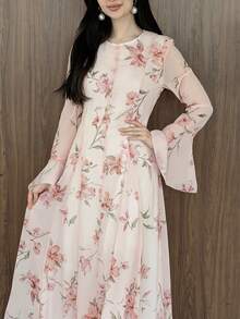 Yasmeen Edit Yasmeen Edit 花卉印花蘑菇鈕扣裝飾優雅阿拉伯風洋裝，粉色度假風 - 粉色 - 查看 4