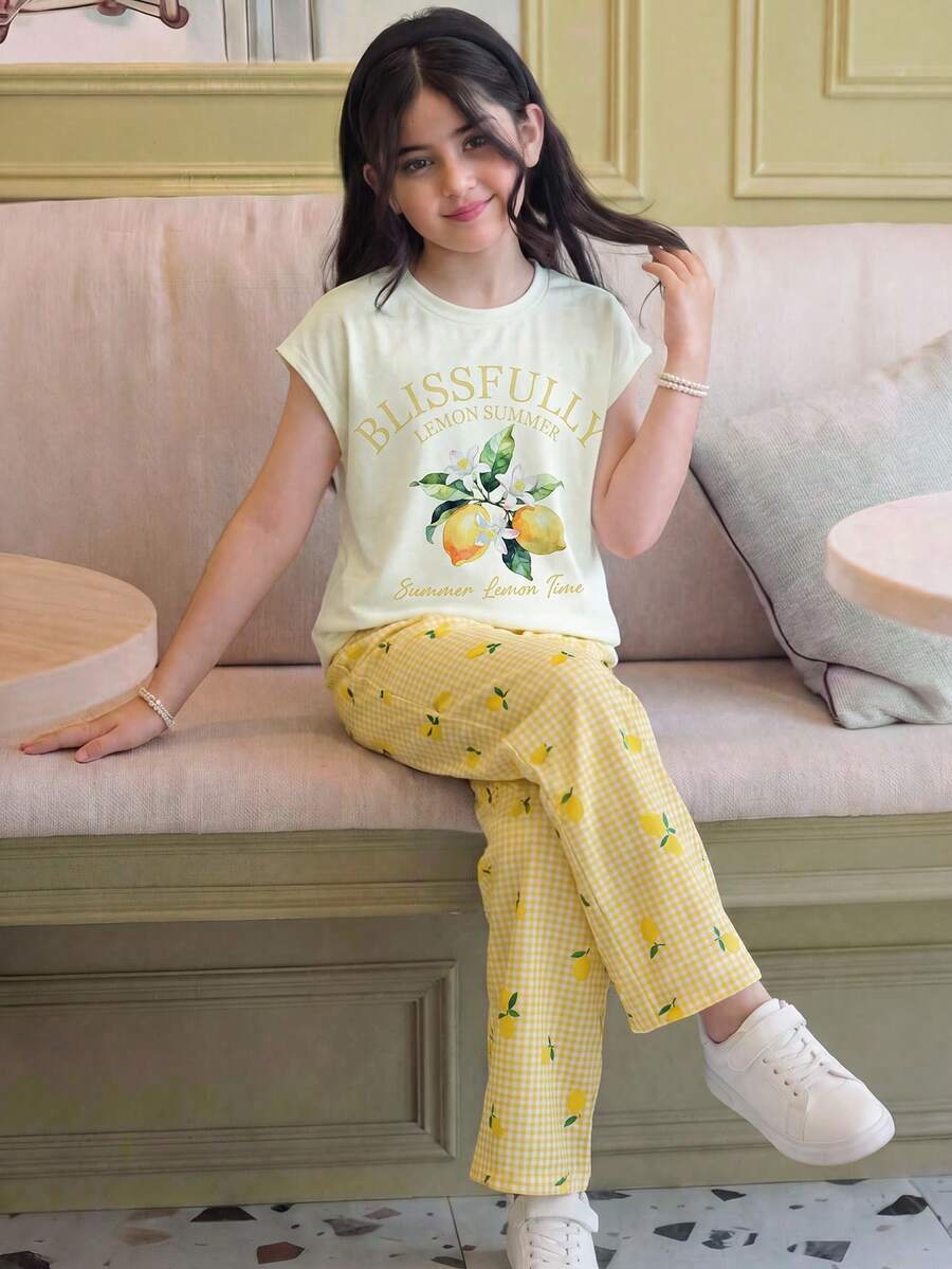 SHEIN Tween女孩2件套休閒寬鬆露肩短袖圓領檸檬刺繡紋理針織T恤與黃白拼接清新檸檬印花寬腿直筒長褲套裝 - 黃色 - 查看 1