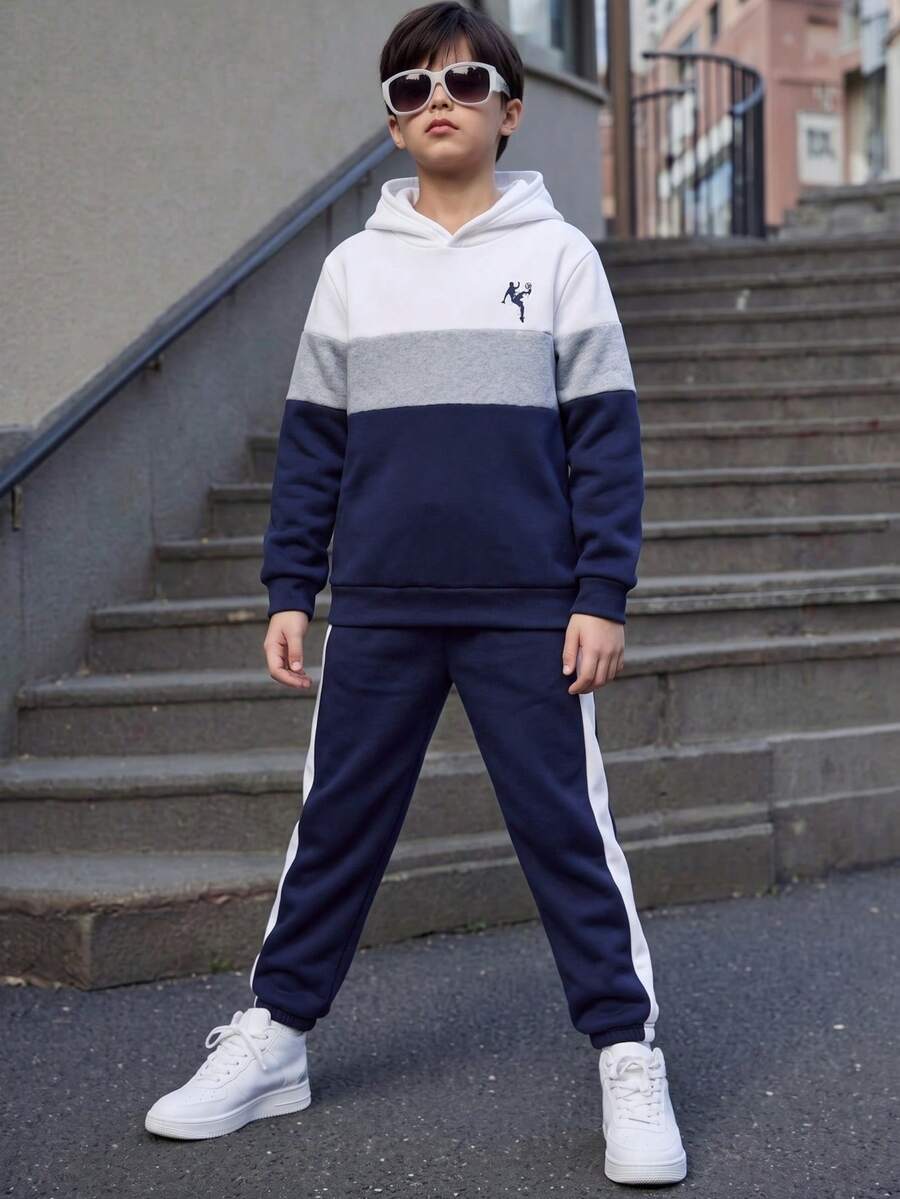 SHEIN 兒童青少年男孩服飾 男孩連帽衫 男孩運動長褲 配色連帽衫與運動長褲兩件套 高 CP 值 適合通勤、上學、日常休閒、大學、旅行、運動 秋冬款 - 寶藍色 - 查看 1