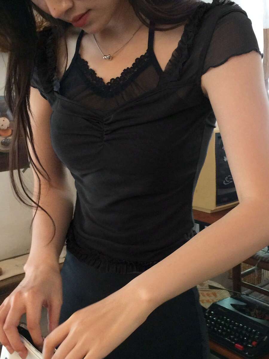 DAZY 夏季新款蝴蝶結裝飾修身女款T恤,適合約會穿著 - 灰色 - 查看 1