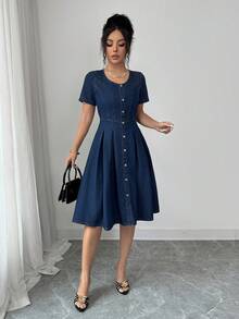 Elenzga 女款秋季休閒優雅前開鈕扣百褶牛仔洋裝，適合辦公室與早午餐，深藍色 - 深色水洗藍 - 查看 4