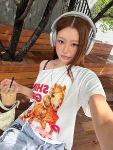 K-Vae Camiseta de mujer estilo dulce y fresco con estampado de leopardo y gráfico de poni, hombro asimétrico, manga corta holgada, top casual versátil y estilizante - Blanco - Ver 4