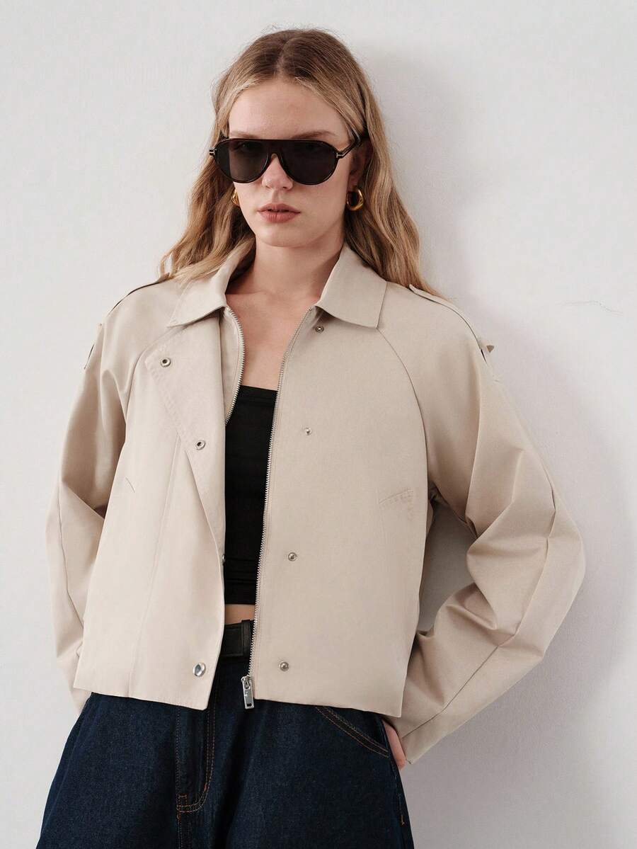 Aveloria Modichic Lapel Collar Long Sleeve Minimalist Comfortable Beige Short Jacket, Metal Buttons, Lapel Design, Loose Silhouette, Casual Versatile Style, Spring/Autumn Season, Fashion Commute, Minimalist Comfortable, Daily Outings, Commute, Outdoor Leisure, Seasonal Transition, Early Autumn Essential, Lightweight Women's Regular Jacket - Apricot - View 1