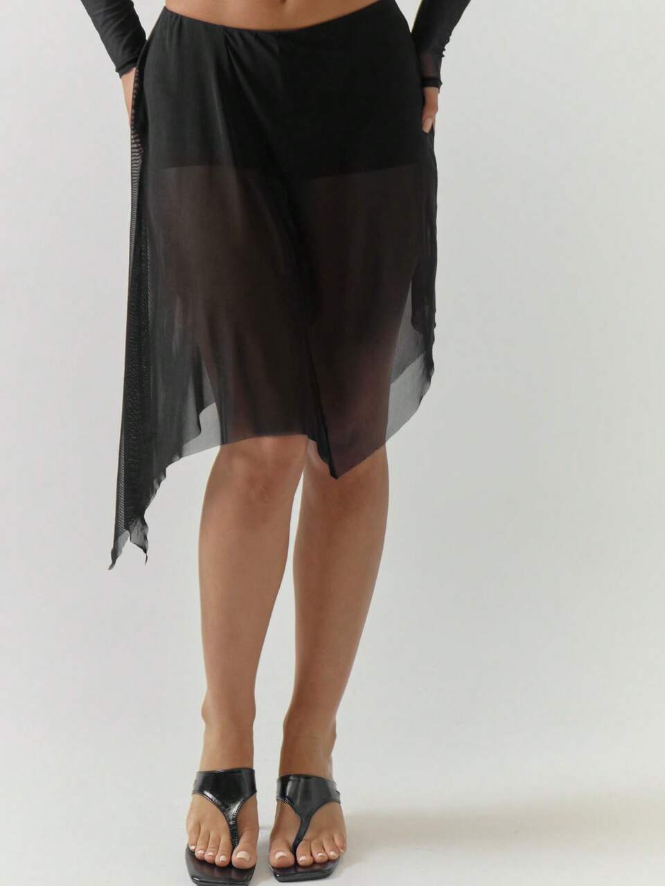 Shorts noirs avec superposition de maille et détails transparents, décontractés pour fêtes d'hiver pour femmes, bas noirs pour femmes