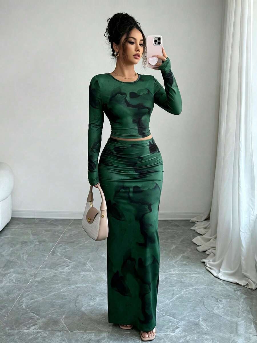 Elenzga 2件組女款時尚小圓領優雅修身不規則紮染圖案長袖T恤與修身緊身長款紮染圖案裙 - 彩色 - 查看 1