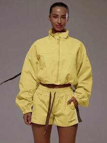Musera Sport 高领短款轻薄运动外套，适合运动健身、健身房、普拉提、日常休闲穿着，适合运动出汗等场合。 - Butter Yellow - 查看 5