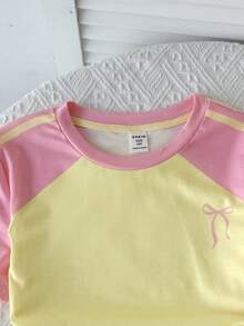 SHEIN 少女女孩 2 件式休閒套裝，修身圓領抓皺針織上衣，拼色拼接與織帶細節，搭配 Y2K 粉黃拼色腰帶直筒寬腿針織長褲，女孩套裝 - 黃色 - 查看 5