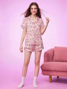 Notgurli Conjunto de pijama de 2 piezas para mujer con estampado de cerezas y cuadros rosas, satén, solapa y manga corta, ropa de descanso casual para vacaciones - Multicolor - Ver 3
