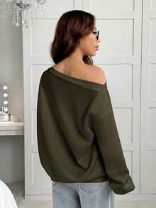 SHEIN EZwear 女款寬鬆不對稱肩白色保暖內裡運動衫，秋冬款 - 軍綠色 - 查看 2