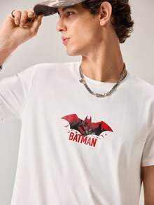 Strevion Camiseta de manga corta de cuello redondo con estampado gráfico de Batman y letras para hombre, estilo simple, de verano - Blanco - View 9