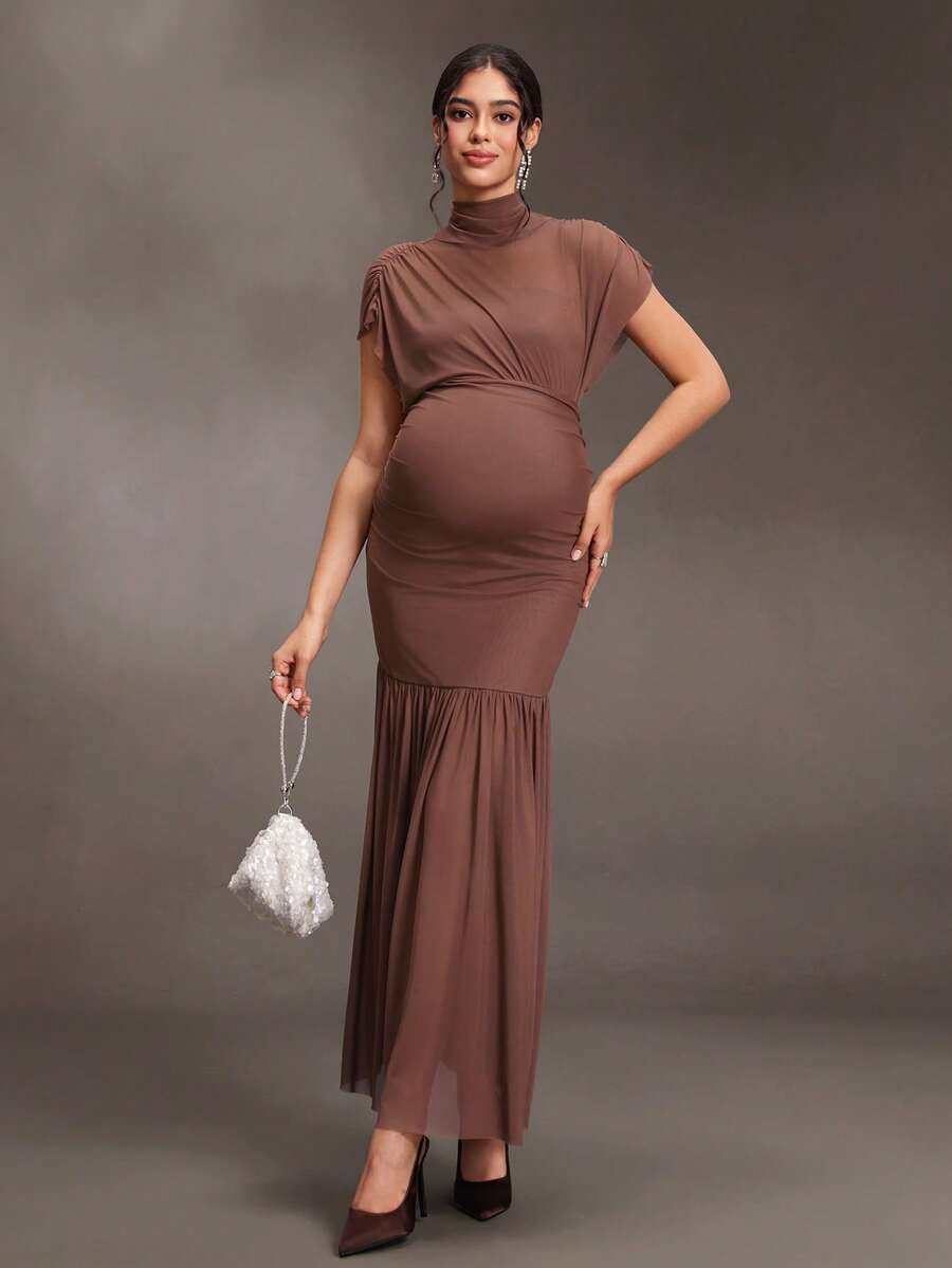 Cheriluna Maternity فستان أمومة برقبة عالية وتغطية الكتف من الشبك، تجعيد أحادي الجانب للبطن، ملائم مرن ضيق، حافة شفافة متسعة، قماش فاخر بلون القهوة، فستان طويل أنيق بأسلوب الحفلات للنساء الحوامل - بني - مشاهدة 1