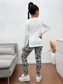 SHEIN Tween女孩秋季休閒開衩下擺修身上衣與熊圖案內搭褲套裝，黑白針織長袖打底層，運動風 - 白色 - 查看 2
