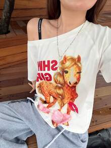 K-Vae Camiseta de mujer estilo dulce y fresco con estampado de leopardo y gráfico de poni, hombro asimétrico, manga corta holgada, top casual versátil y estilizante - Blanco - Ver 3