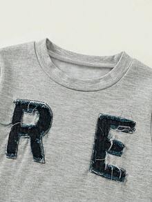 SHEIN 男女嬰兒 2件/套 春夏休閒時尚貼布繡花短袖T恤針織上衣與牛仔短褲套裝，男嬰套裝，街頭風，牛仔 - 彩色 - 查看 6
