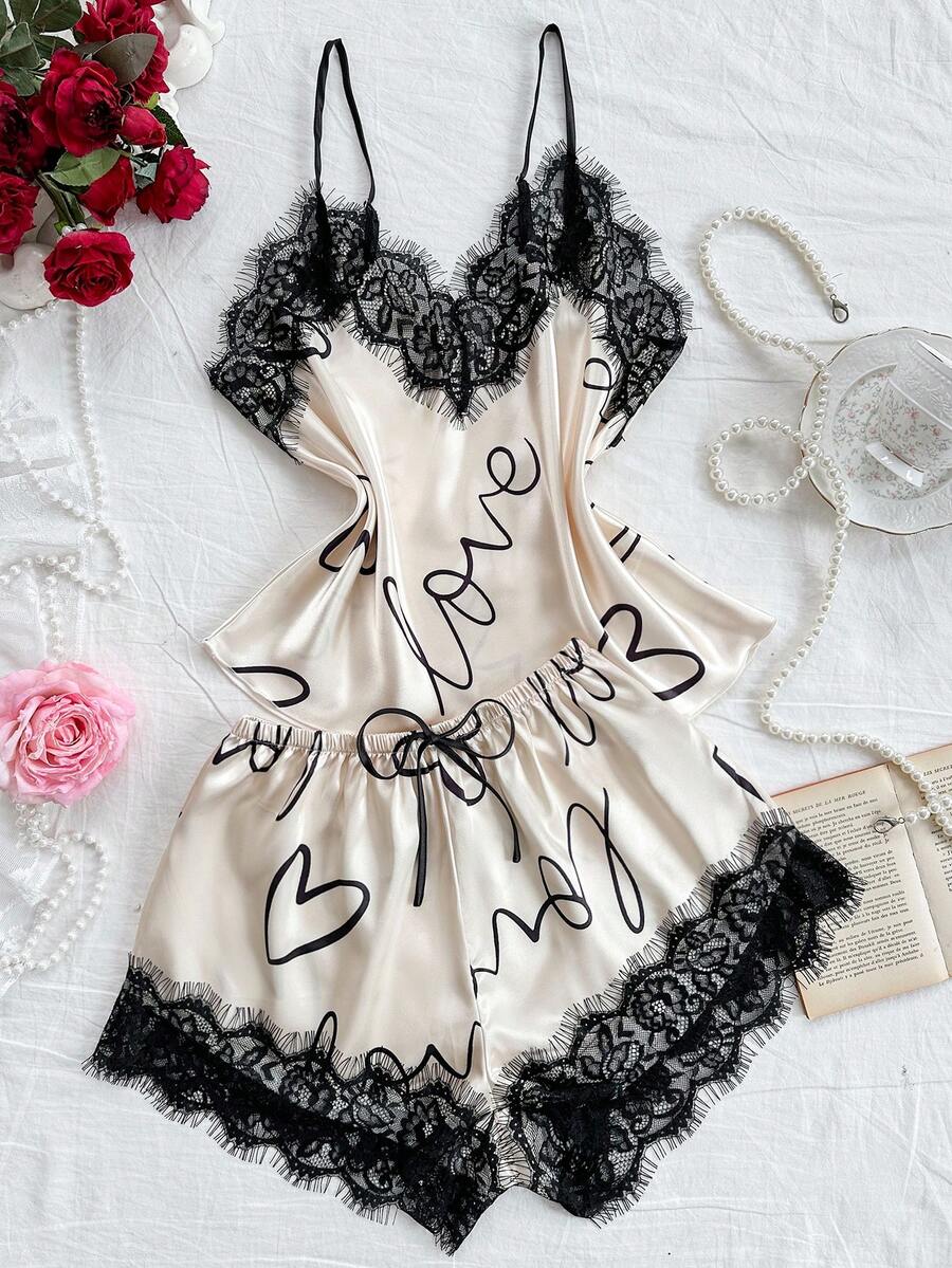 SHEIN 2 件套女士心形印花 V 领吊带背心和优雅蕾丝花边短裤睡衣套装,适合家居服或外套,四季皆宜 - 杏色 - 查看 1