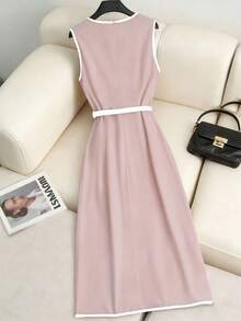 Franclia Gaun Tanpa Lengan Warna Aprikot dengan Kerah Bulat, Trim Hitam, Minimalis, Serbaguna, Leher Bulat, dan Sabuk, Cocok untuk Musim Semi/Panas - Baby Pink - View 2