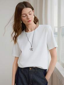 Dazy-Less 女款圓領短袖白色素色紋理布料寬鬆極簡基本休閒T恤，適合夏季早午餐 - 白色 - 查看 6