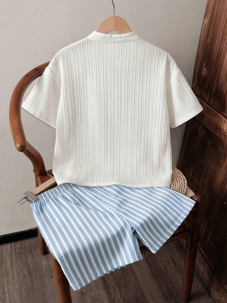 SHEIN Vacaura Boys' Casual Commuter Textured Striped Fabric Stand Collar Shirt And Yarn-Dyed Striped Shorts 2 Pieces Set, Comfortable Fashionable Shirt Outfit - Multicolor - View 2