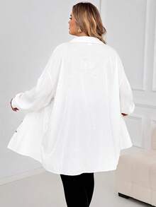 SHEIN CURVE+ 大尺碼休閒通勤牛仔效果襯衫，女款夏季穿搭，女款度假秋季穿搭 - 白色 - 查看 2