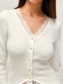 SHEIN Orluneo 優雅蕾絲飾邊鈕扣修身V領針織開襟衫 - 白色 - 查看 6